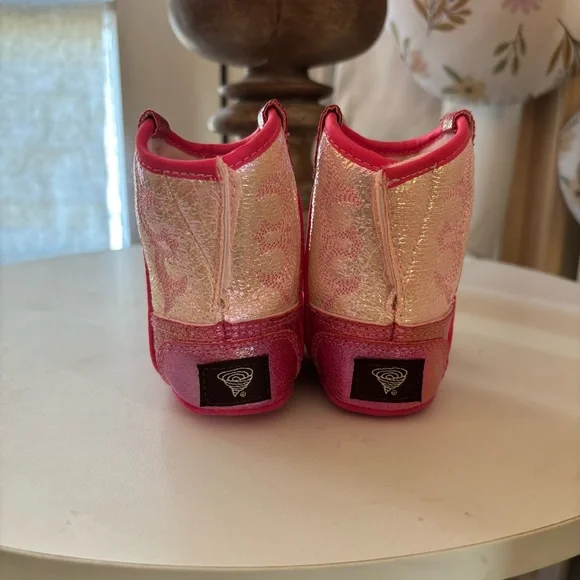 Twister, pink infant baby boots - Picture 3 of 5